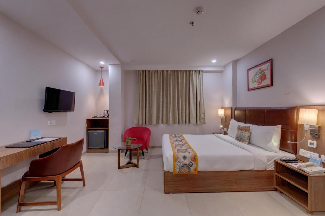 The Beacon Hotel Вадодара Экстерьер фото