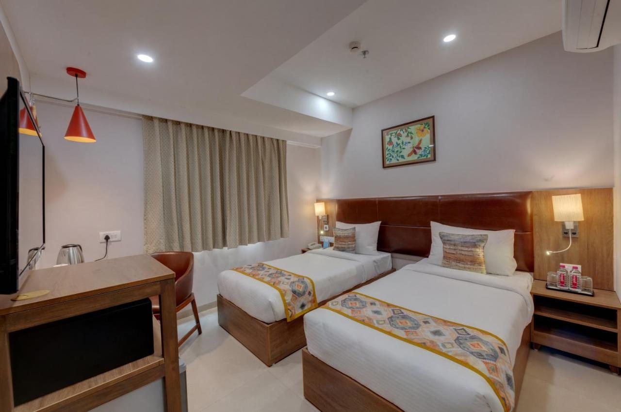 The Beacon Hotel Вадодара Экстерьер фото