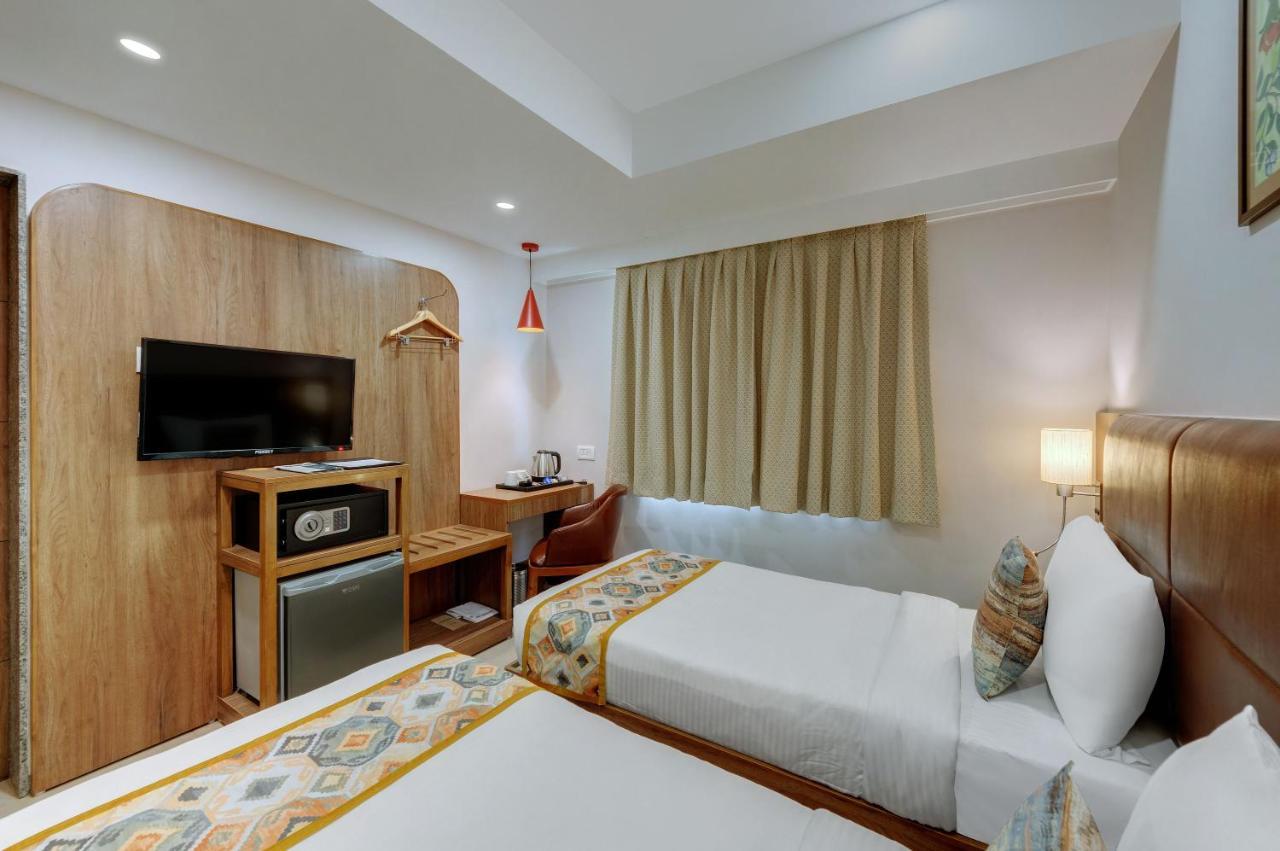 The Beacon Hotel Вадодара Экстерьер фото